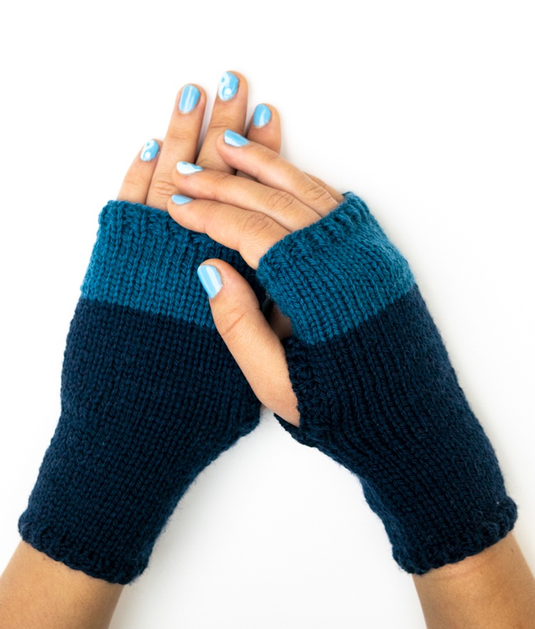 Make this Fingerless Gloves Knitting Pattern
