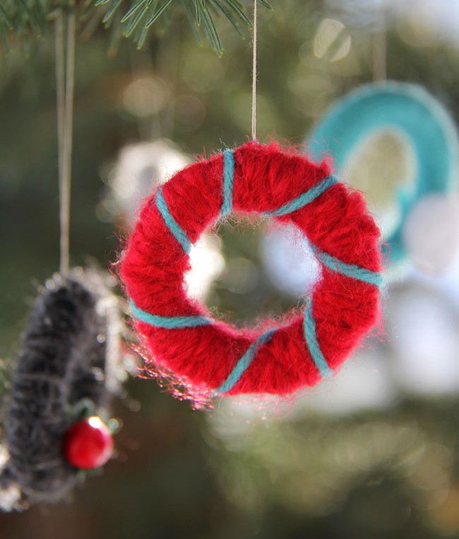 mini yarn wreaths christmas craft